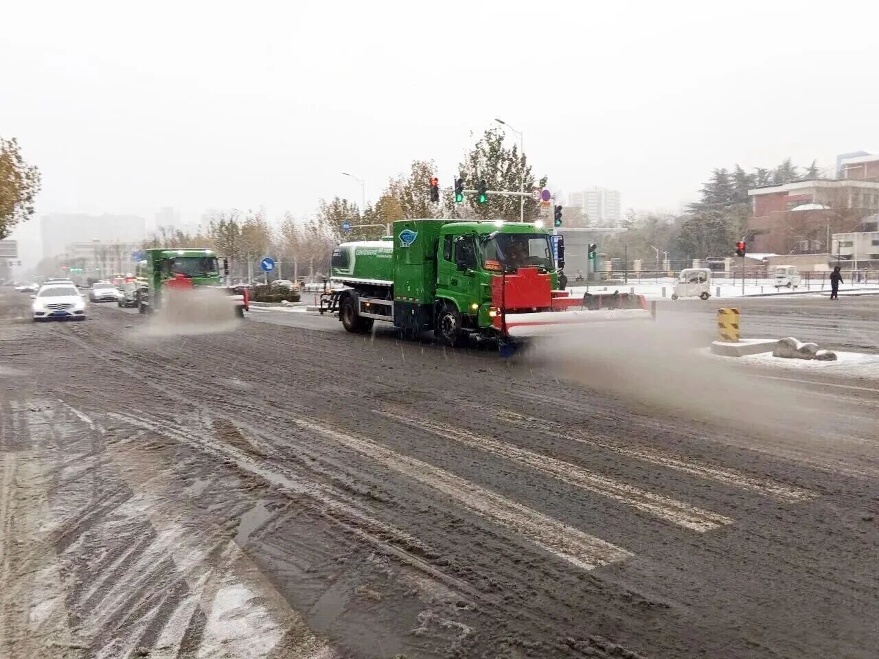 匠心服务丨城发城服以快制雪，守护城市畅通